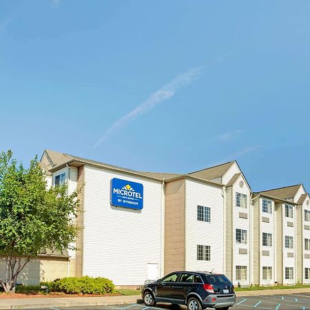 Microtel Inn & Suites By Wyndham Detroit Роузвил Екстериор снимка