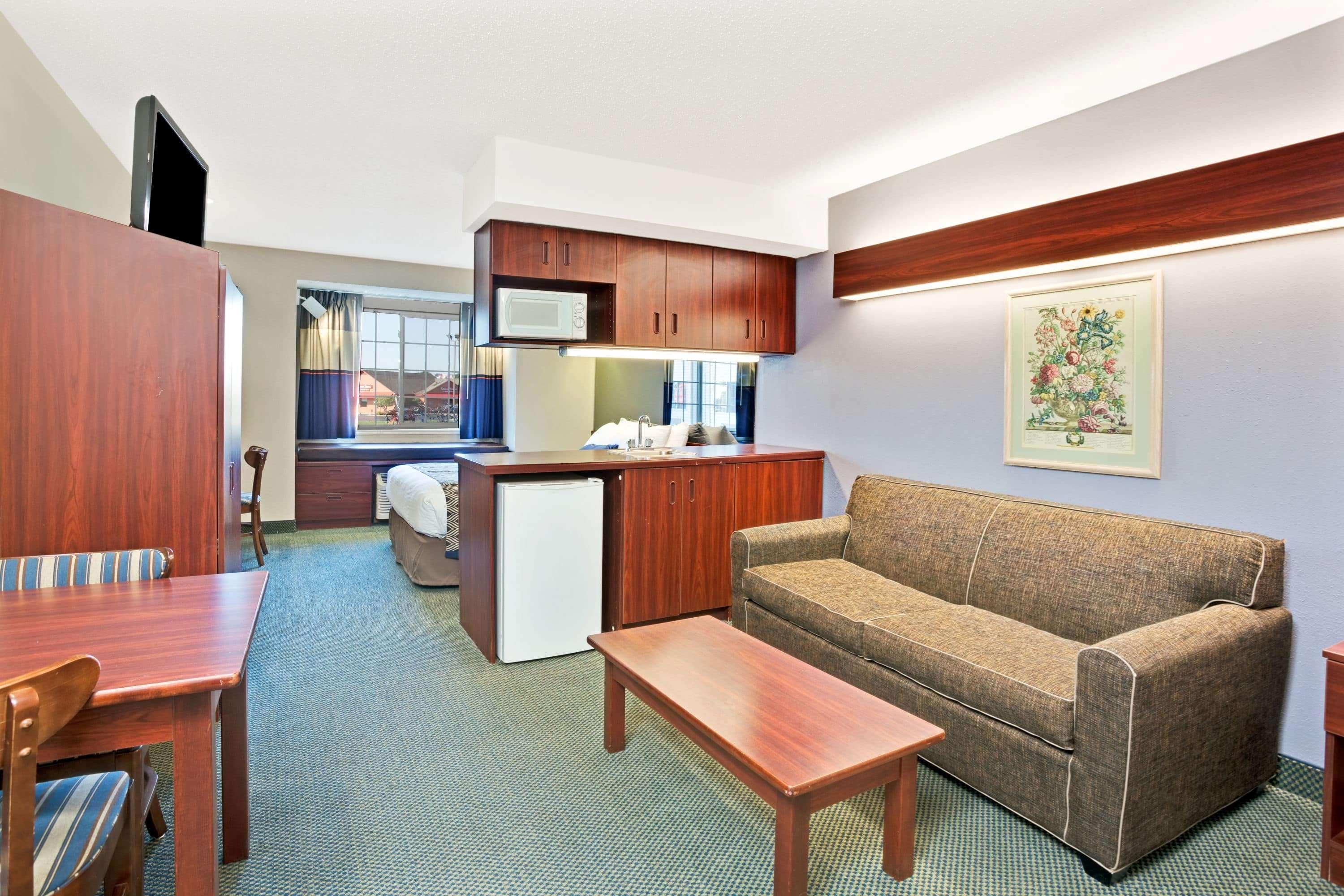 Microtel Inn & Suites By Wyndham Detroit Роузвил Екстериор снимка