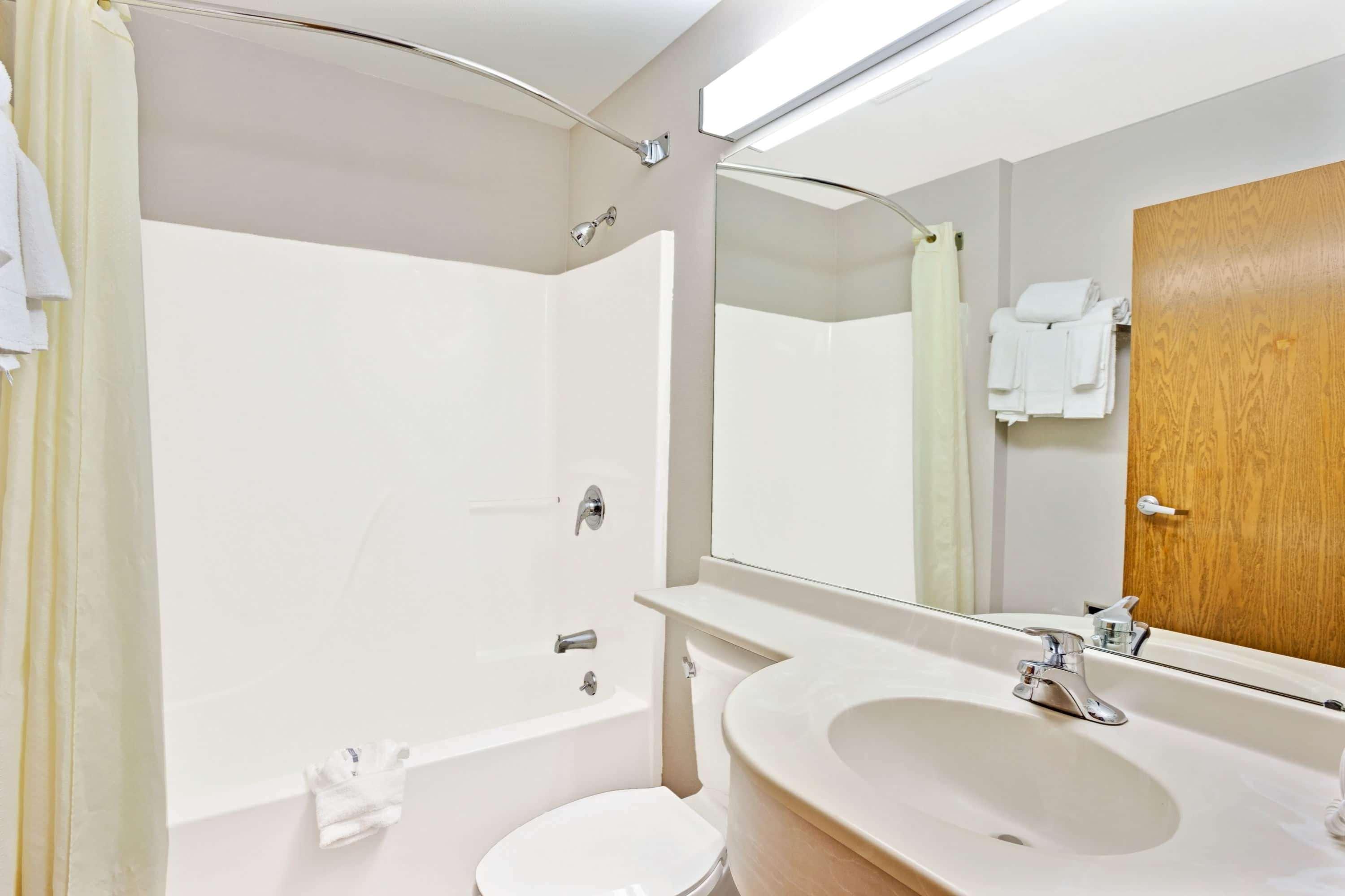 Microtel Inn & Suites By Wyndham Detroit Роузвил Стая снимка